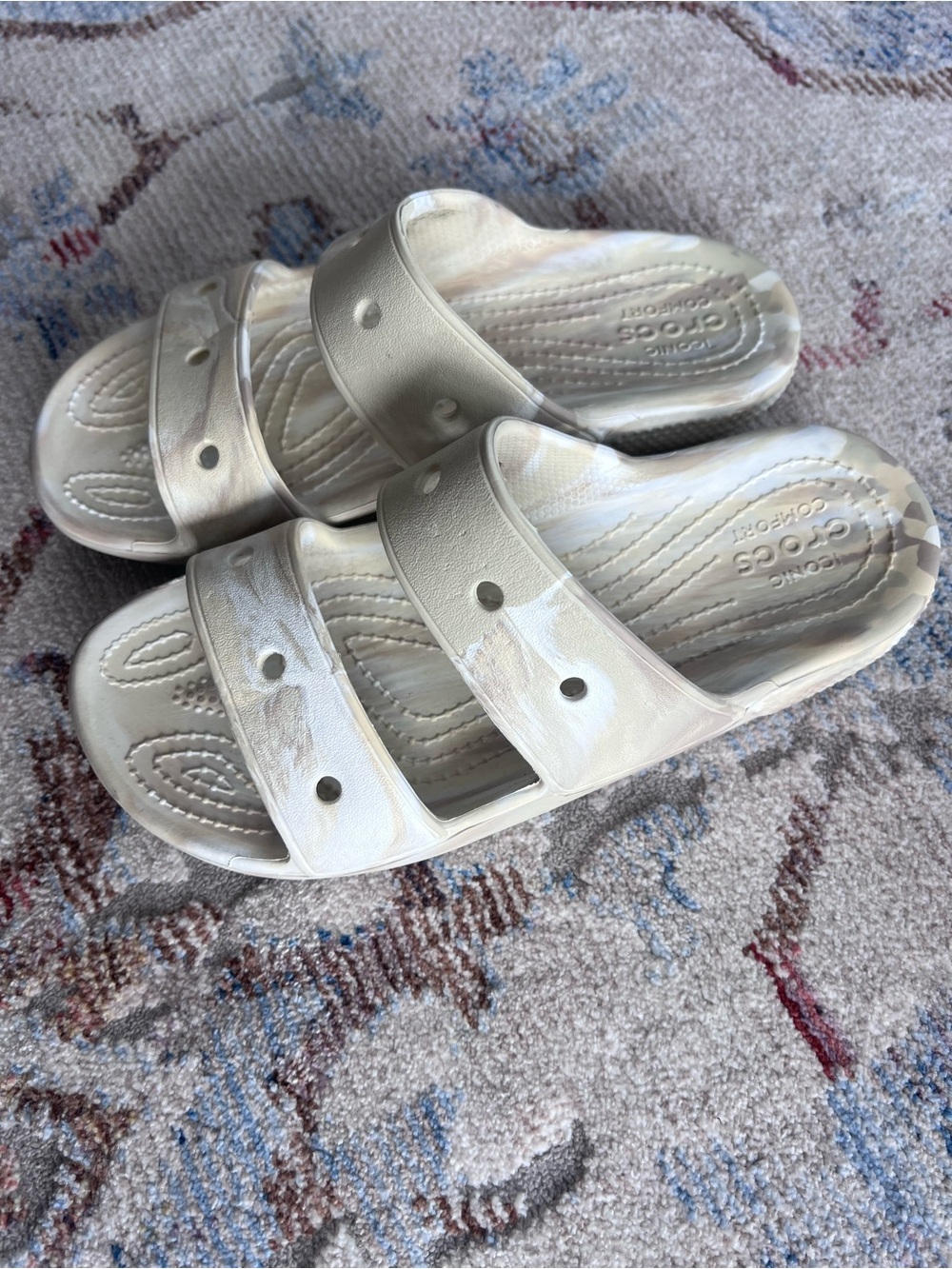 Crocs Classic Two-Strap Slide Sandal in Pearl White and Beige sz 6